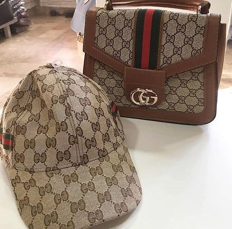 Post 10 by Online butik on Instagram (image)