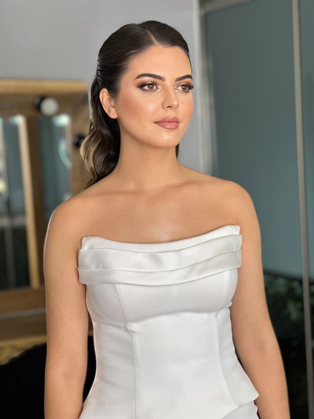 Post 3 by Nazlı Şahin make-up on Instagram (image)