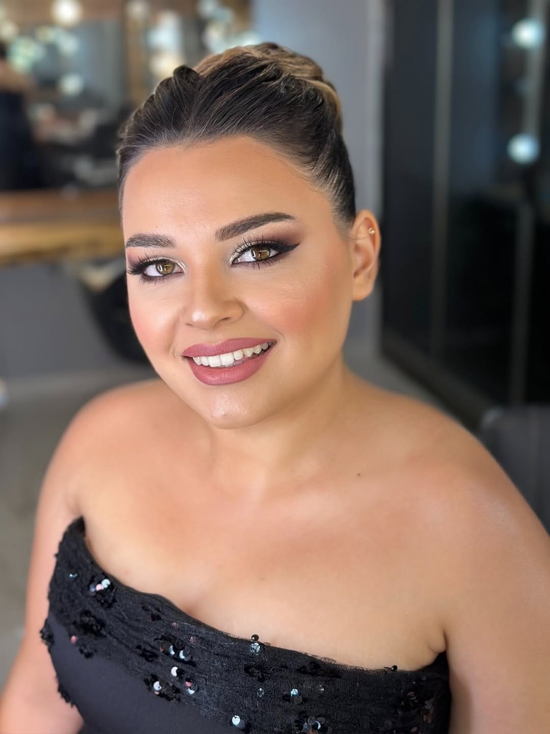 Post 6 by Nazlı Şahin make-up on Instagram (carousel)