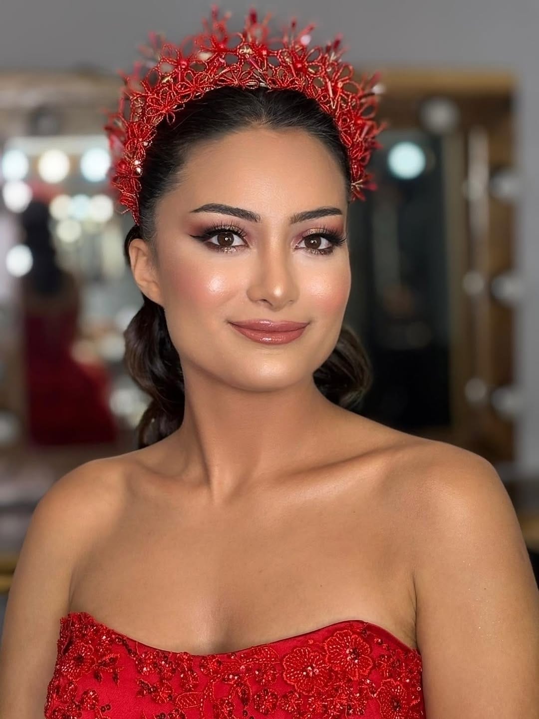 Post 8 by Nazlı Şahin make-up on Instagram (image)