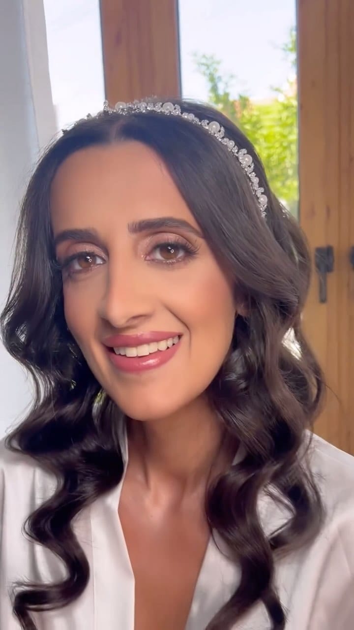Post 8 by ANDREA LOUCAMakeup Artist on Instagram (video)