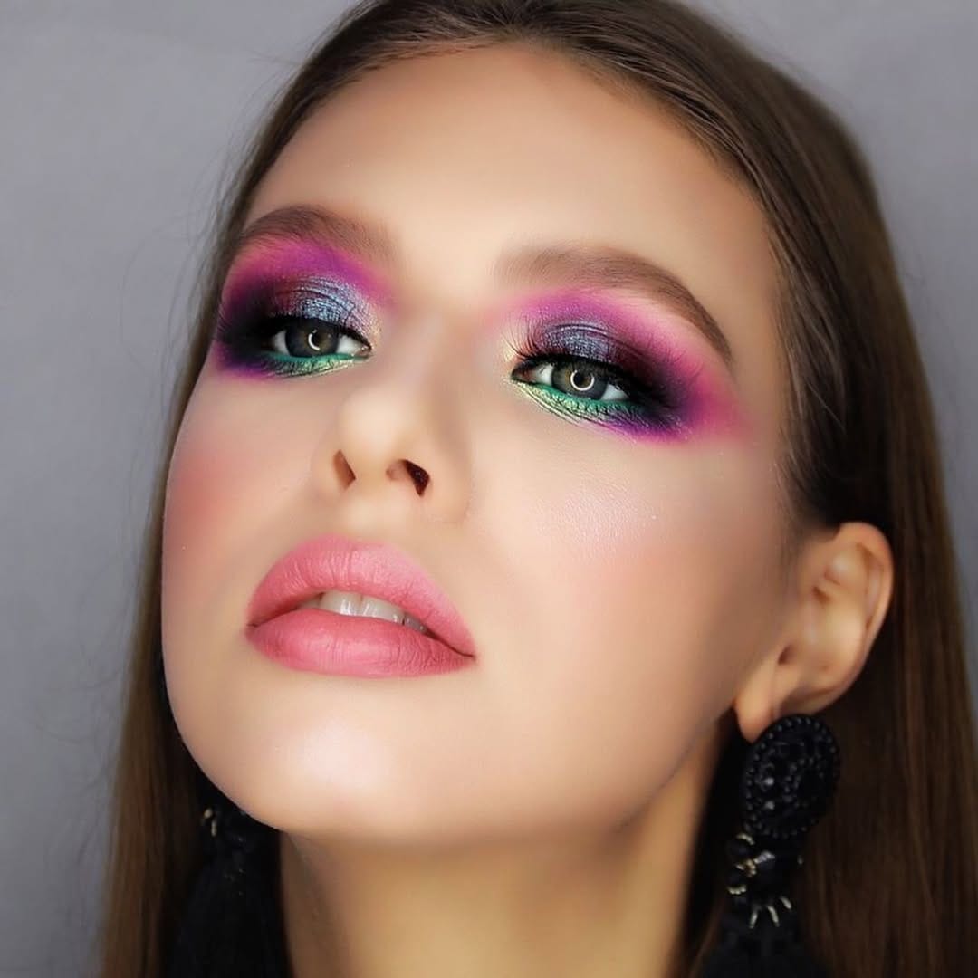 Post 3 by 🏆 Makeup Academy BENTON on Instagram (carousel)