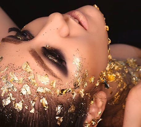 Post 6 by 🏆 Makeup Academy BENTON on Instagram (carousel)