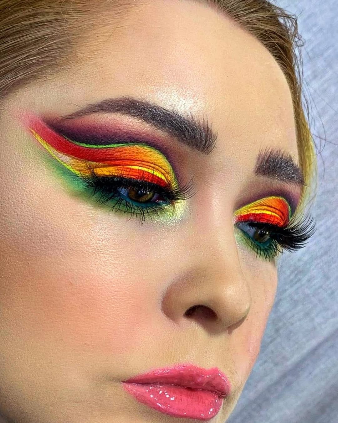 Post 2 by 🏆 Makeup Academy BENTON on Instagram (image)
