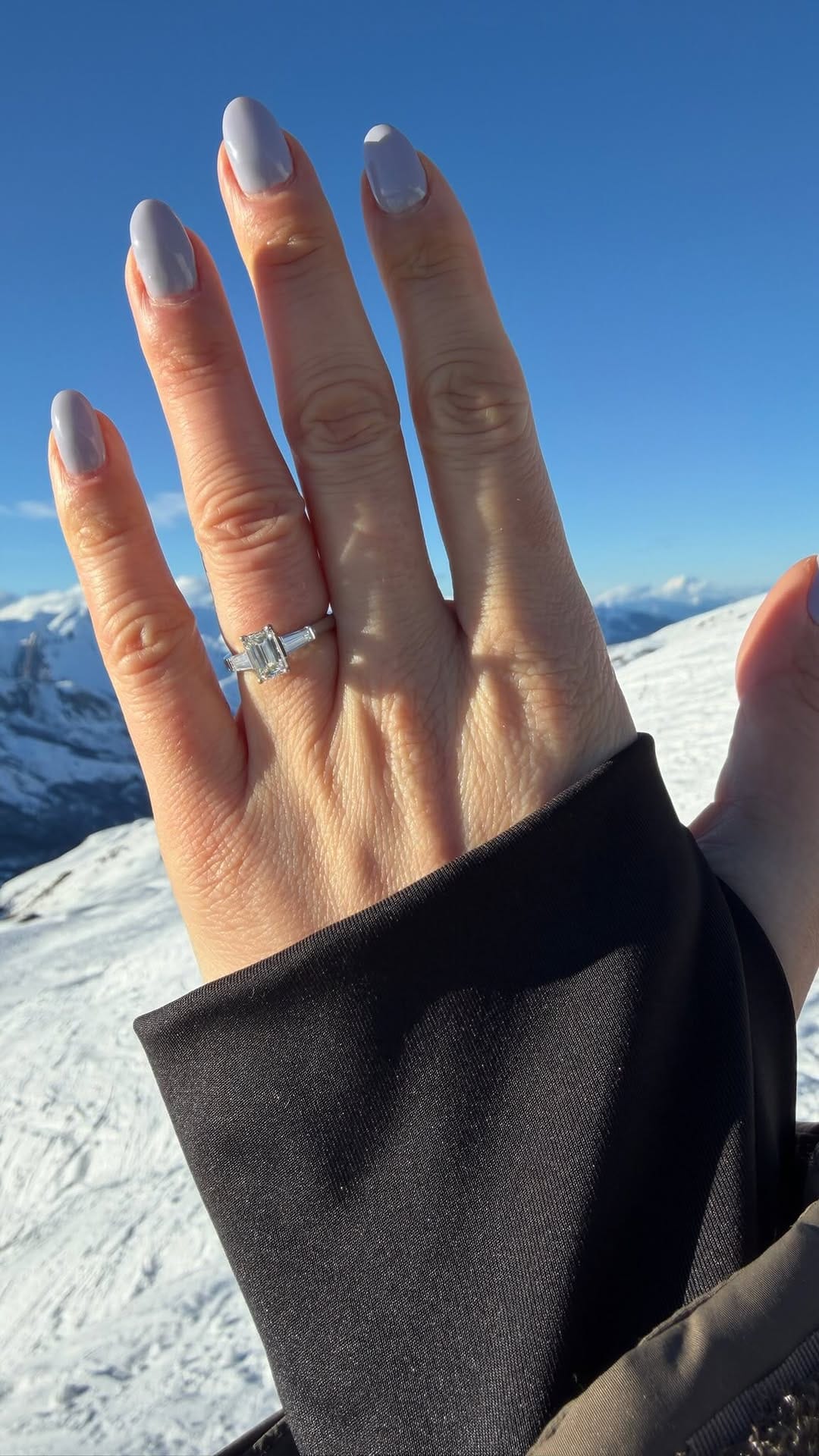 Post 3 by Juveel💍 Ювелирный магазин on Instagram (video)