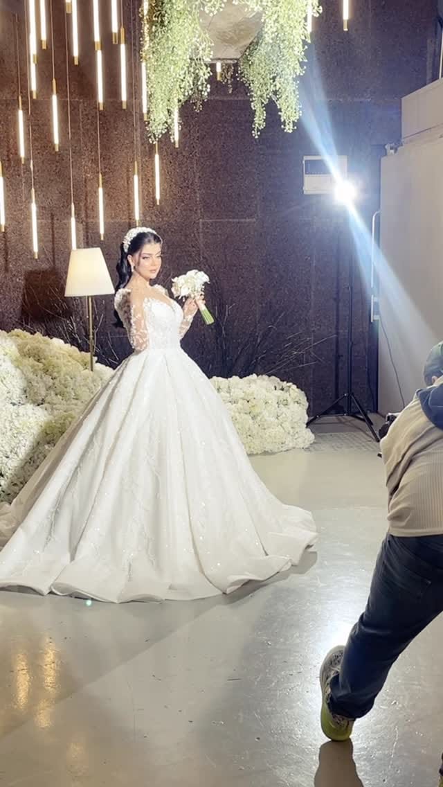 Post 1 by May Elalamy (Makeup Artist) on Instagram (video)