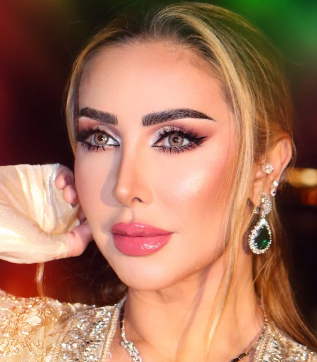 Post 4 by May Elalamy (Makeup Artist) on Instagram (image)