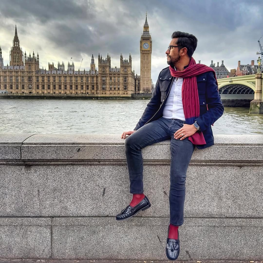 Post 8 by Eduardo Efrén on Instagram (image)