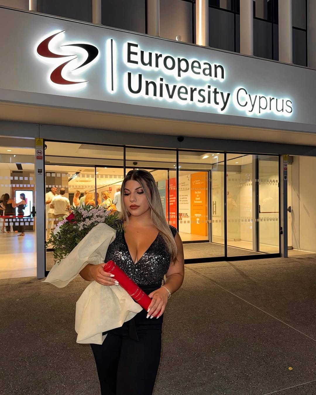 Post 5 by Δαναη Φρουντζου on Instagram (carousel)
