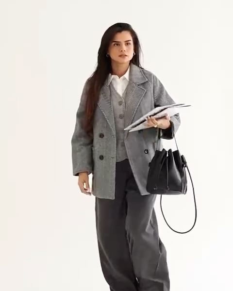 Post 10 by Thais Pereira on Instagram (video)