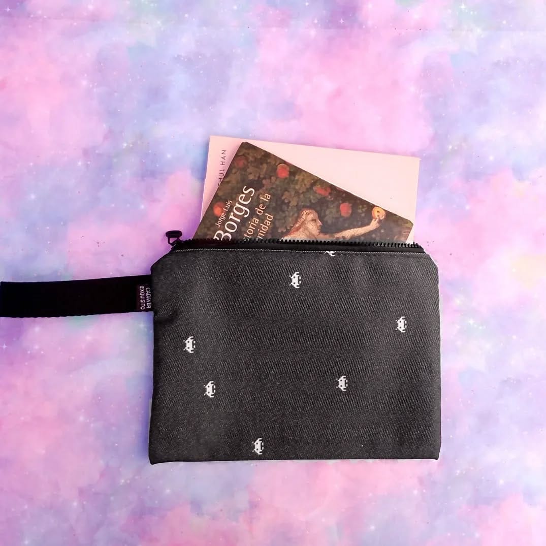 Post 9 by Mochilas y Riñoneras Cadáver Exquisito on Instagram (carousel)