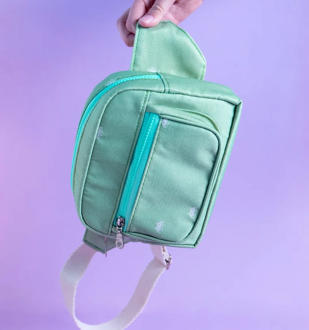 Post 10 by Mochilas y Riñoneras Cadáver Exquisito on Instagram (image)