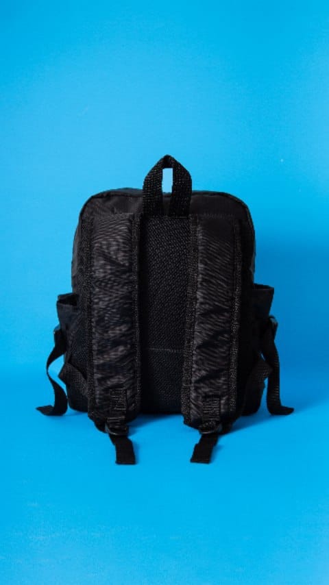 Post 6 by Mochilas y Riñoneras Cadáver Exquisito on Instagram (video)