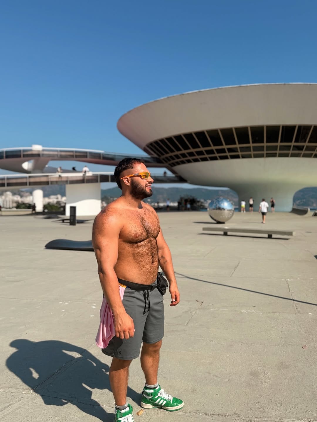 Post 6 by Emilio von Sternenfels on Instagram (carousel)