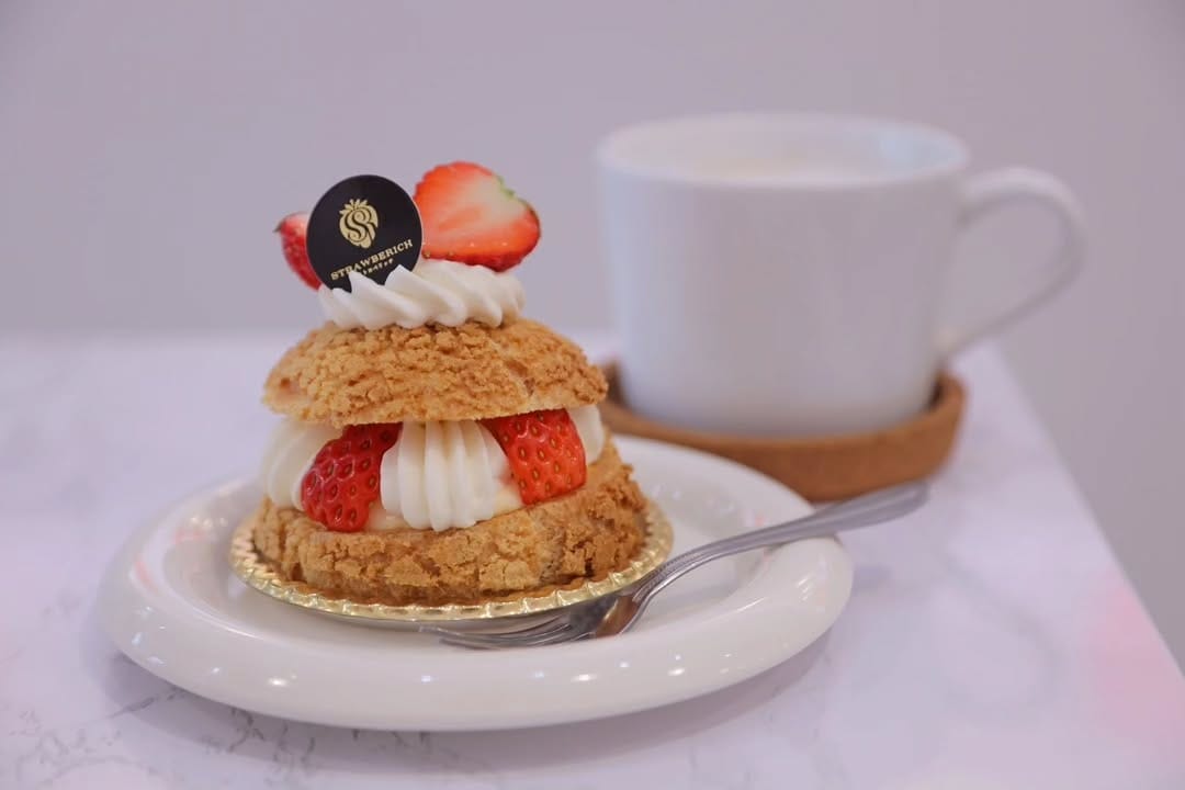 Post 5 by みんみん🍓 on Instagram (carousel)