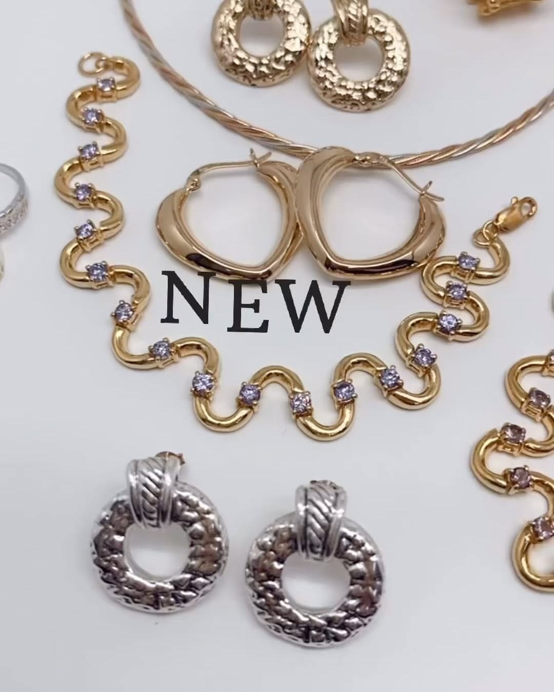 Post 3 by Jewellery Madness on Instagram (video)