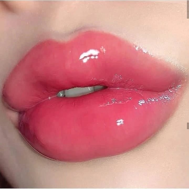Post 2 by Makeup Inspo 🇺🇸 on Instagram (carousel)