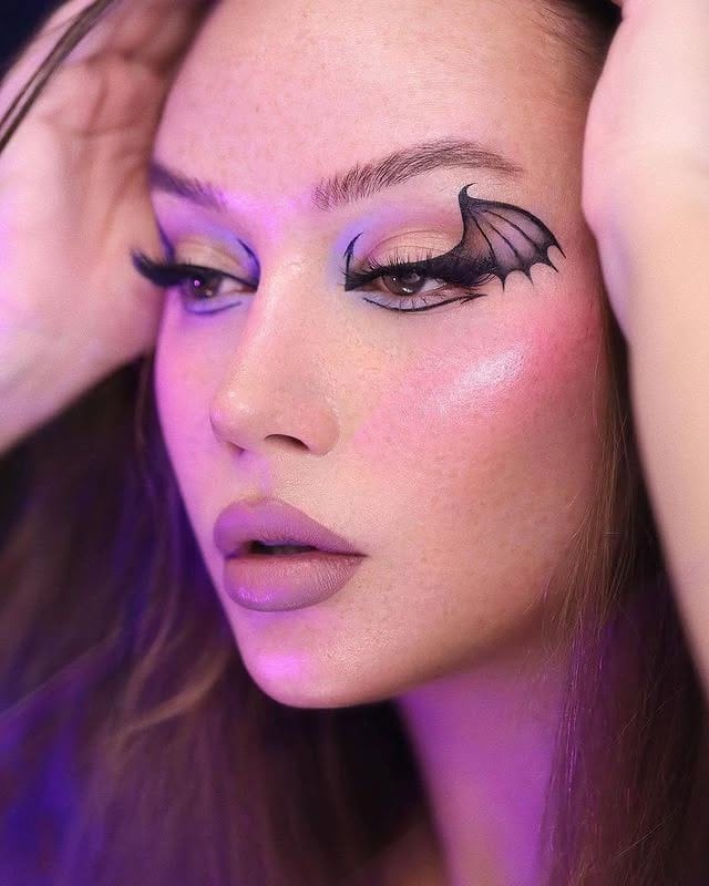 Post 4 by Makeup Inspo 🇺🇸 on Instagram (carousel)