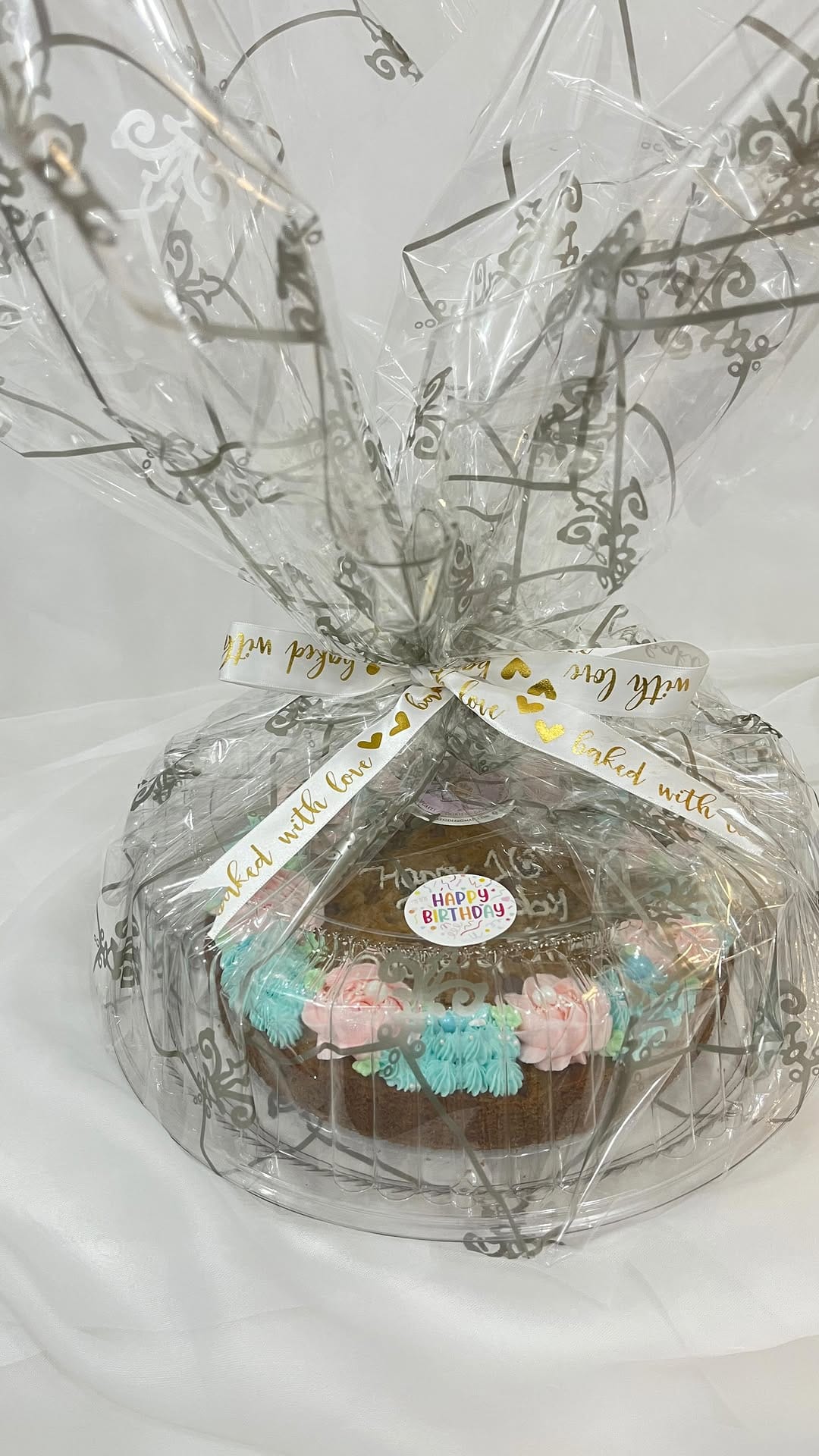 Post 4 by Cupcakes2di4 on Instagram (video)