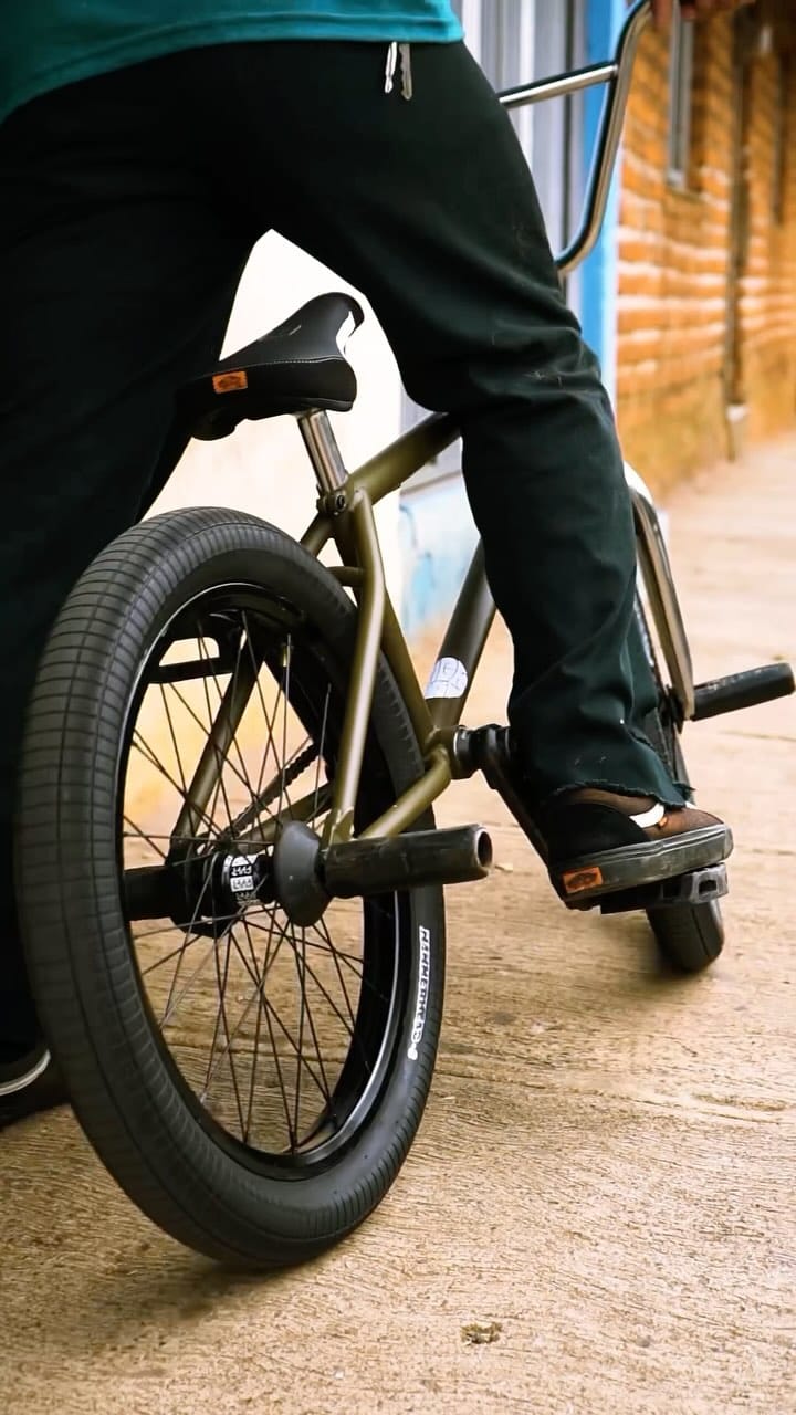 Post 10 by Dickbikeshop on Instagram (video)