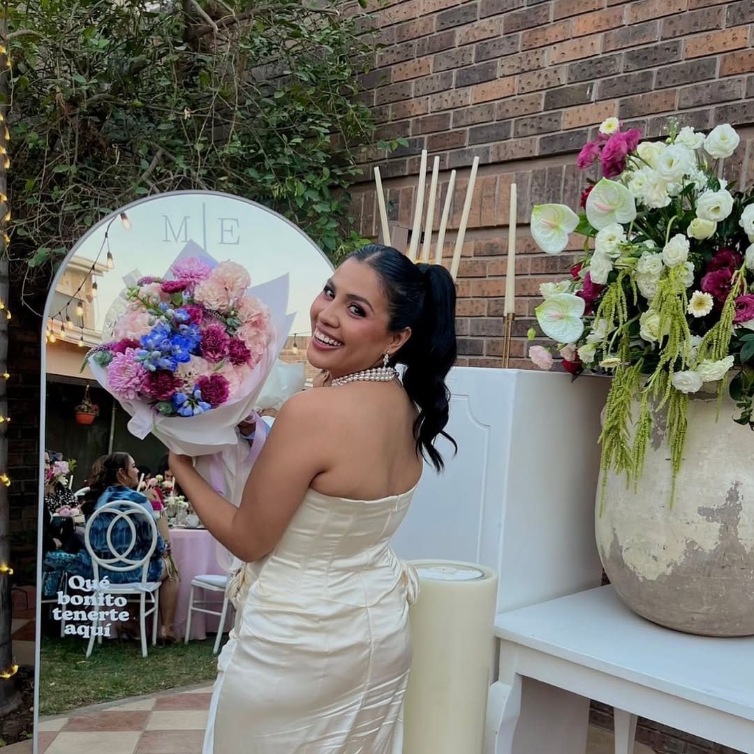 Post 9 by La Floristería TRC on Instagram (carousel)