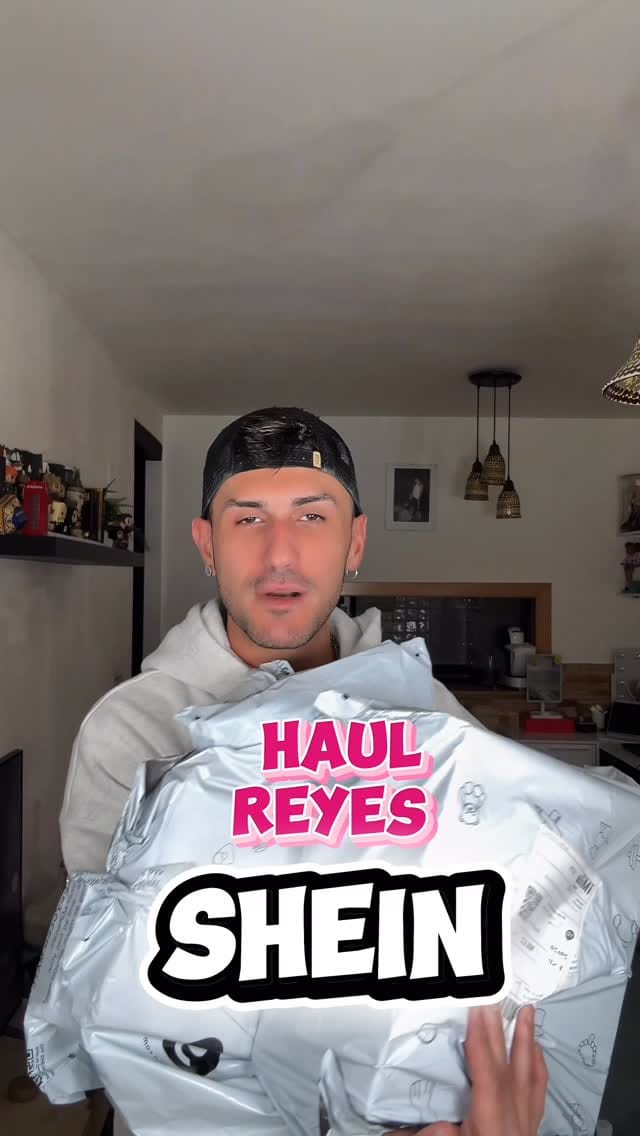 Post 2 by El Nieto del Cura on Instagram (video)