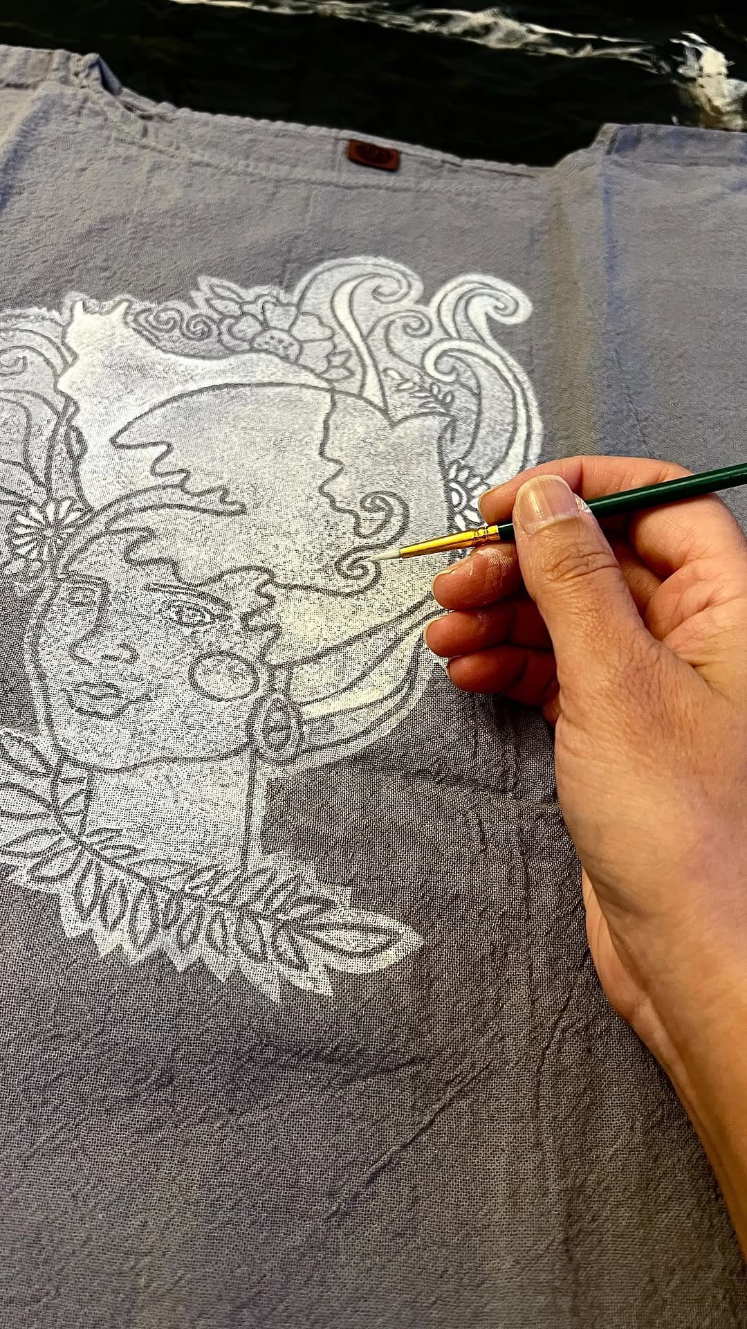 Post 3 by ☾ Mahtabdesign ✪ Lino Print on Instagram (video)