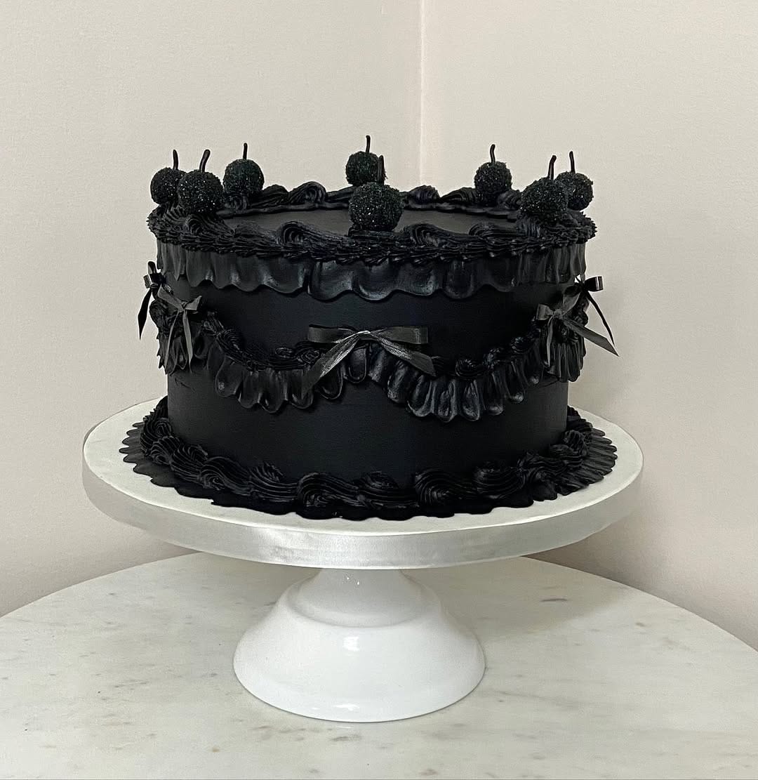 Post 3 by @allyourcakesdesire on Instagram (carousel)