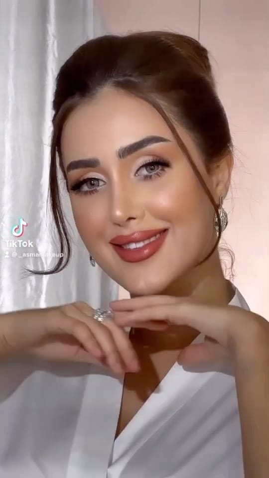 Post 4 by Asma Al Maeeni on Instagram (video)