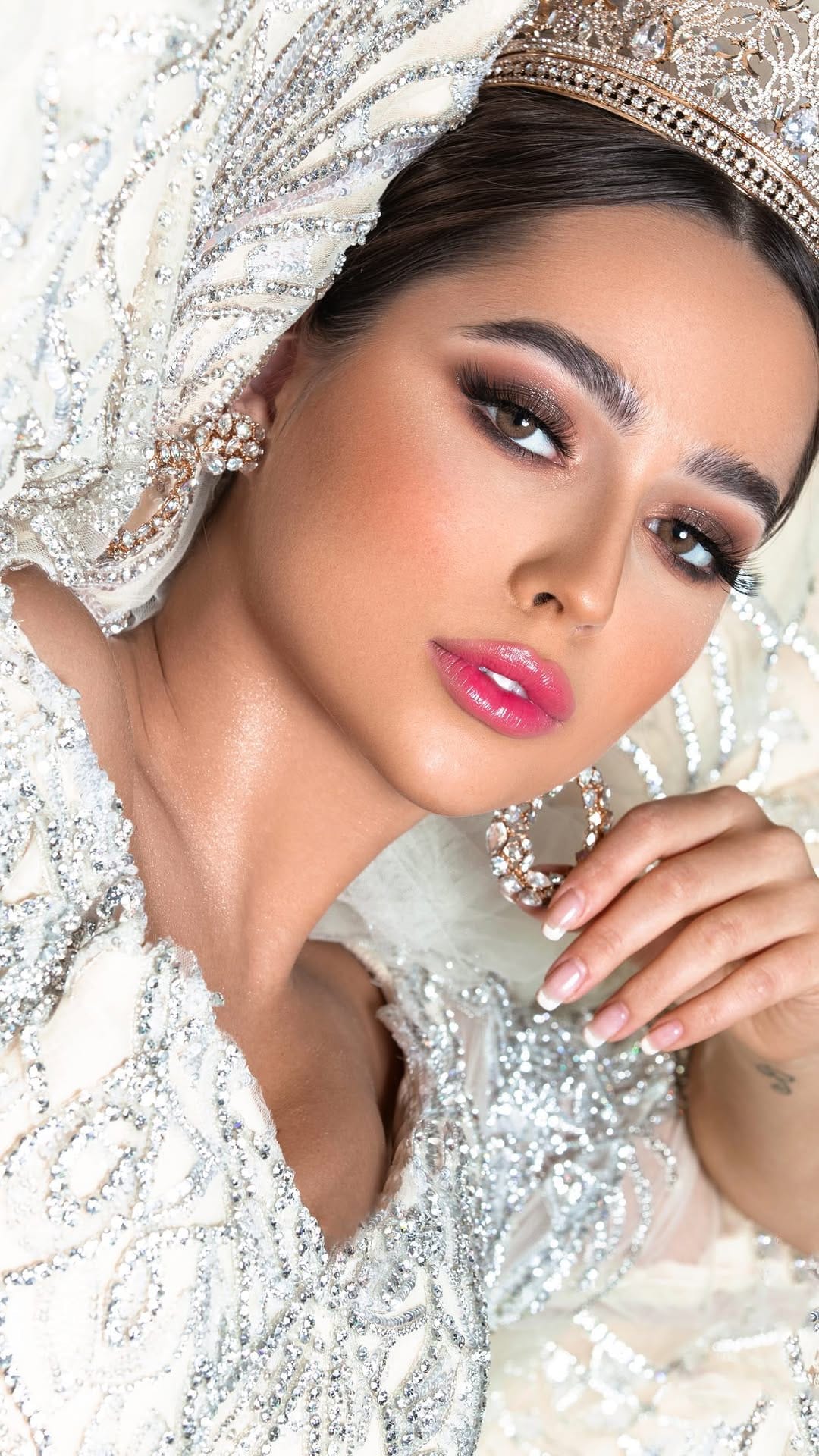 Post 6 by Asma Al Maeeni on Instagram (video)