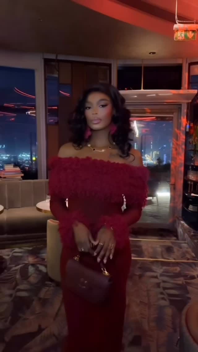 Post 2 by queen_estyDubai on Instagram (video)