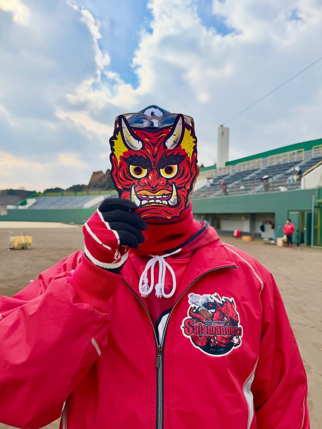 Post 3 by 【公式】火の国サラマンダーズ on Instagram (carousel)