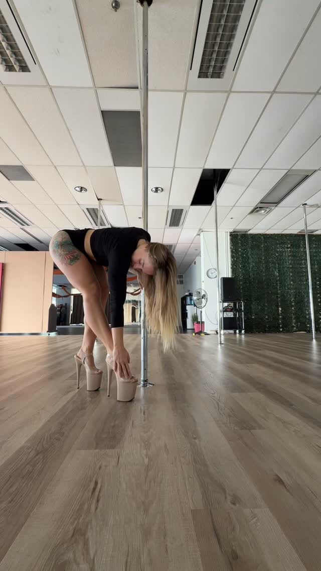 Post 2 by Karly Renman on Instagram (video)