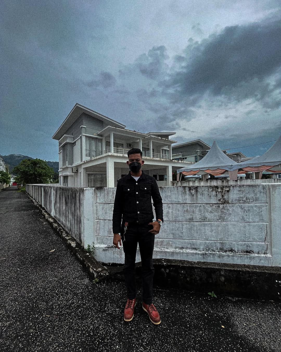 Post 10 by @iqbalhxkim_ on Instagram (carousel)