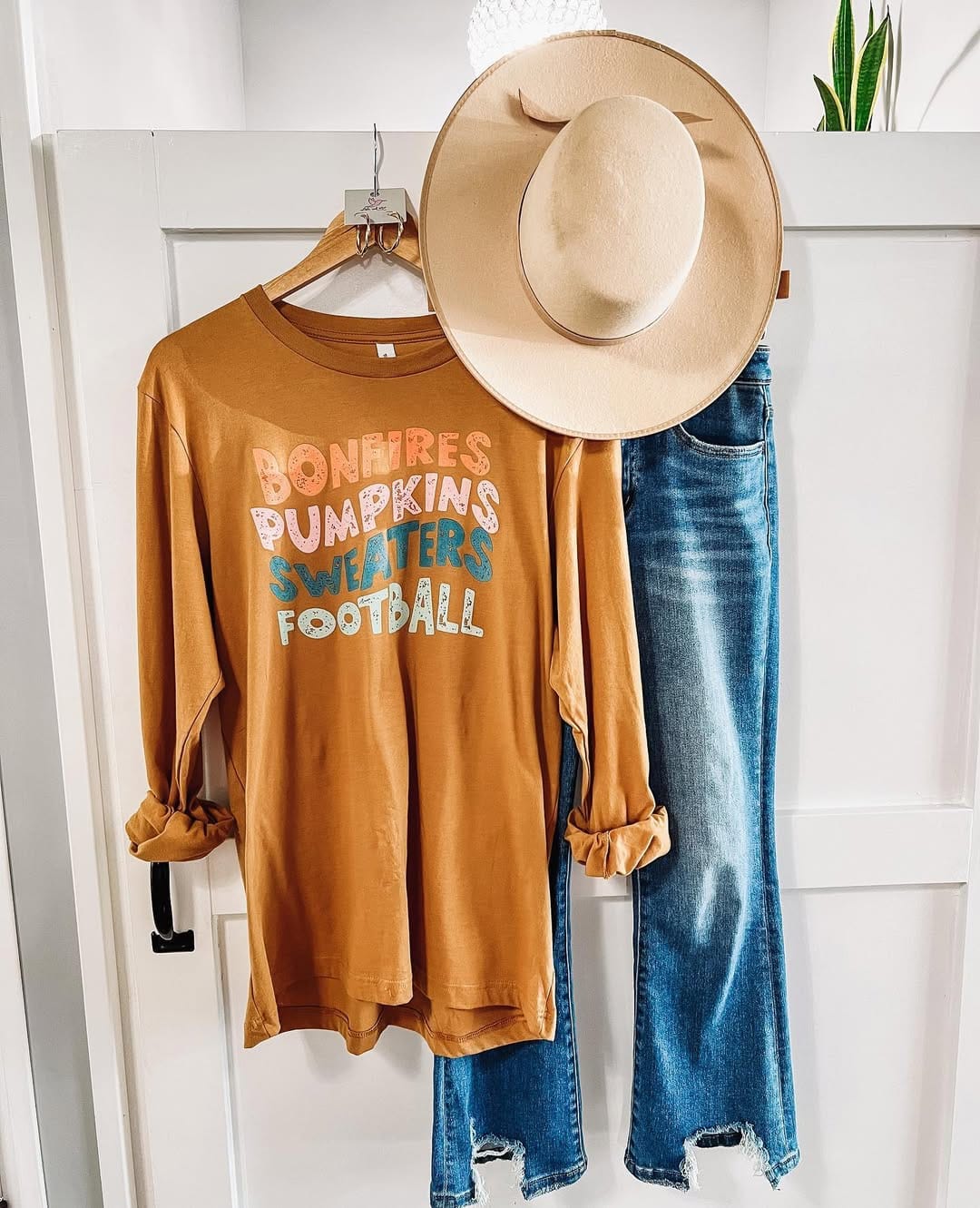 Post 6 by Lula and Mae Boutique on Instagram (image)