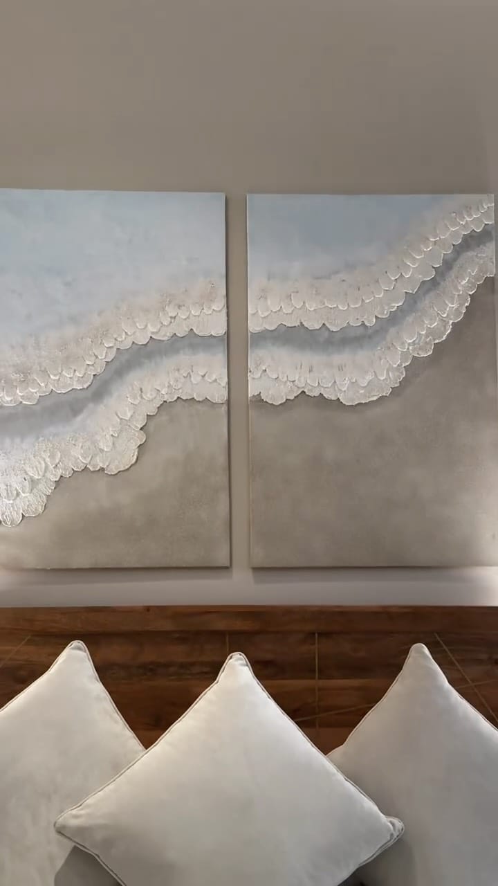 Post 7 by 𝒰𝒶𝑒_𝑒𝓎𝑒𝓈 on Instagram (video)