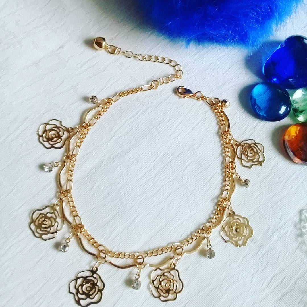 Post 9 by @chiqui_nk on Instagram (carousel)