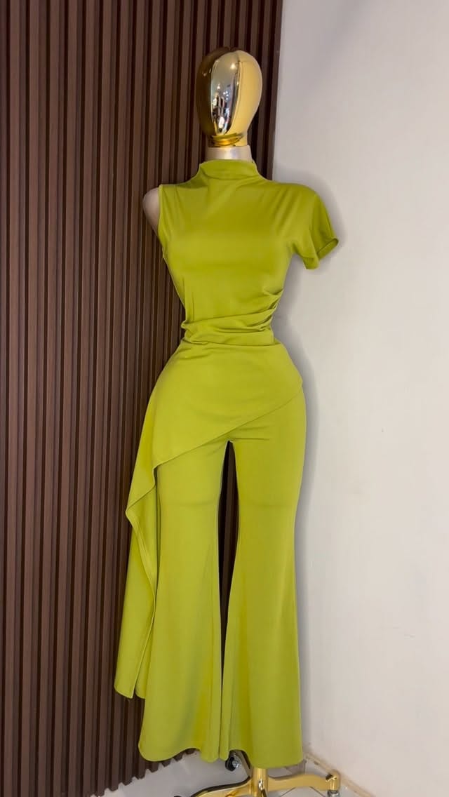 Post 1 by Yeye Fashion 🛍 on Instagram (video)