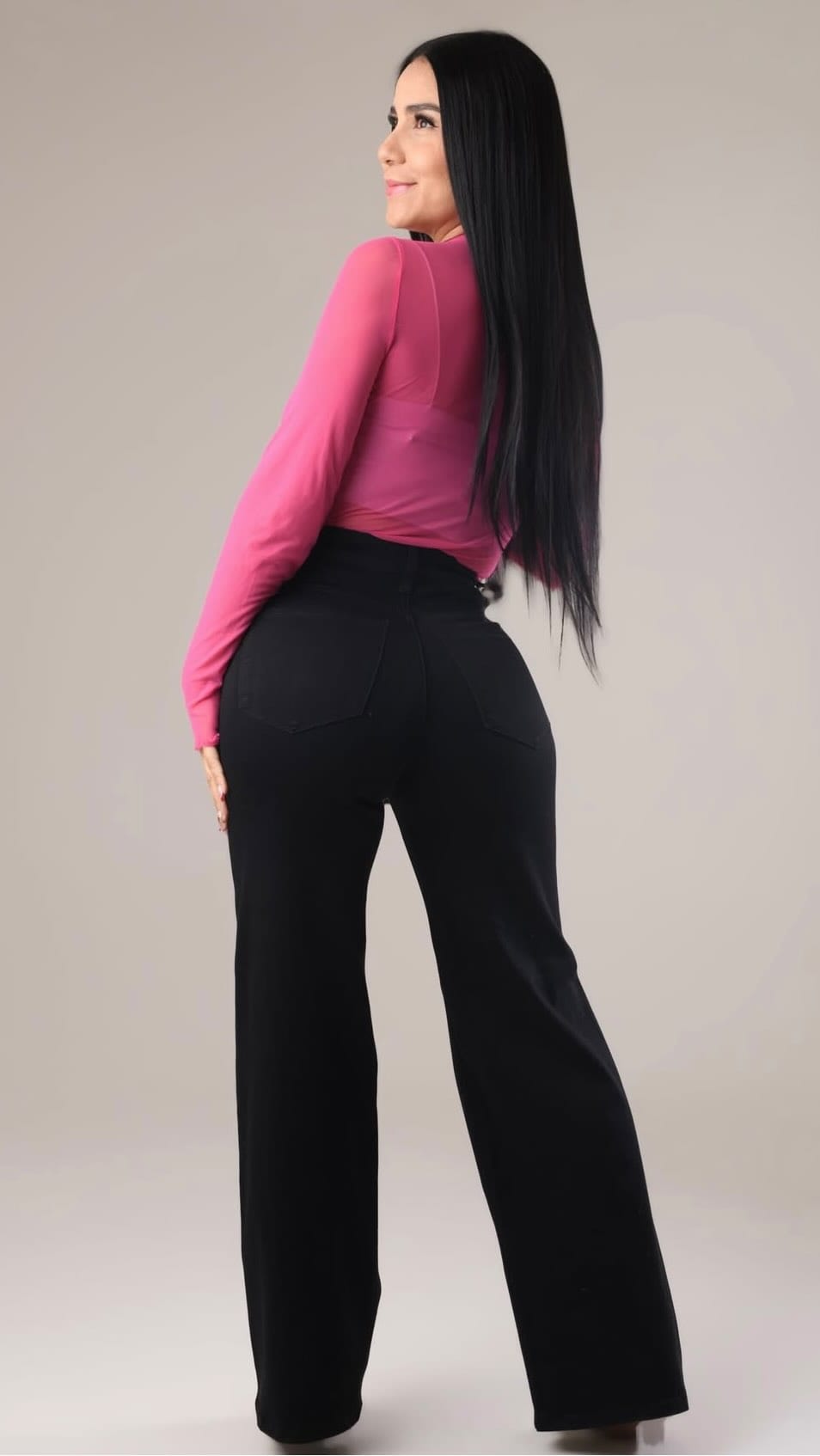 Post 7 by Yeye Fashion 🛍 on Instagram (video)