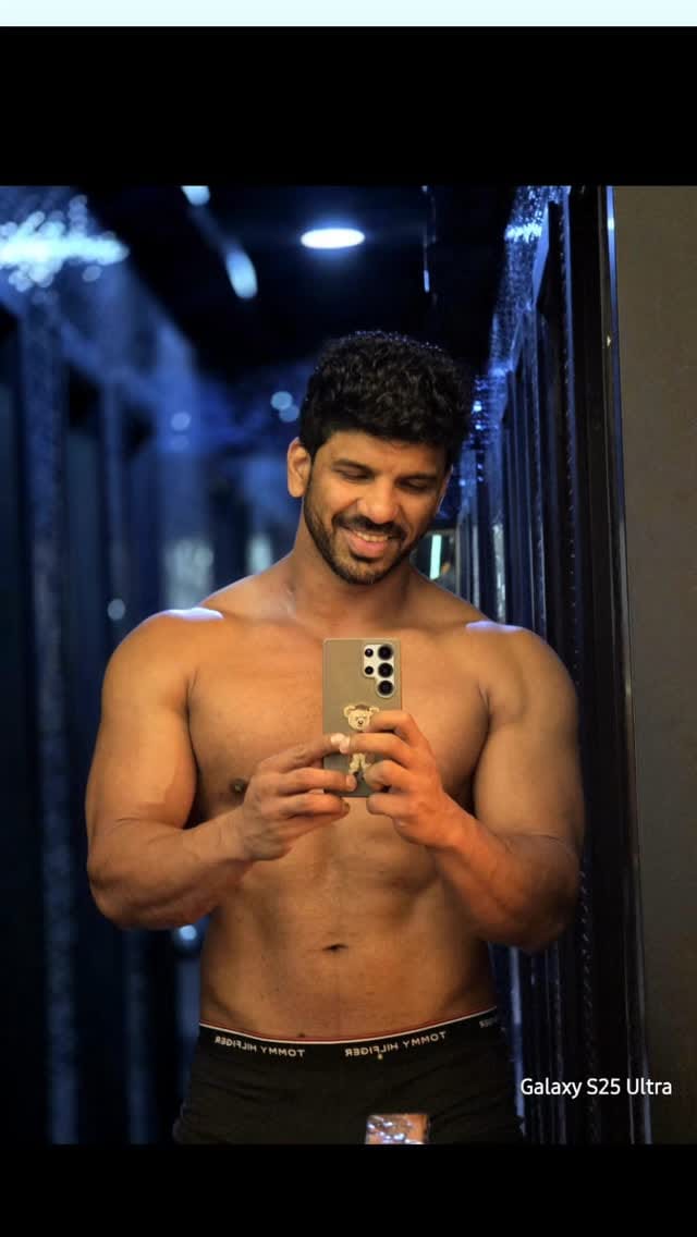 Post 7 by tushar🇮🇳 🇨🇦 🇦🇪 🇺🇸 on Instagram (video)