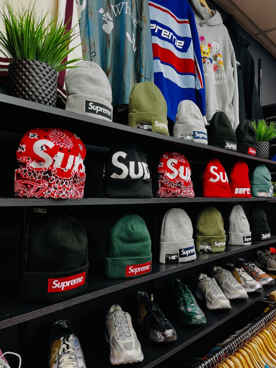Post 3 by Exclusive Sneakers on Instagram (image)
