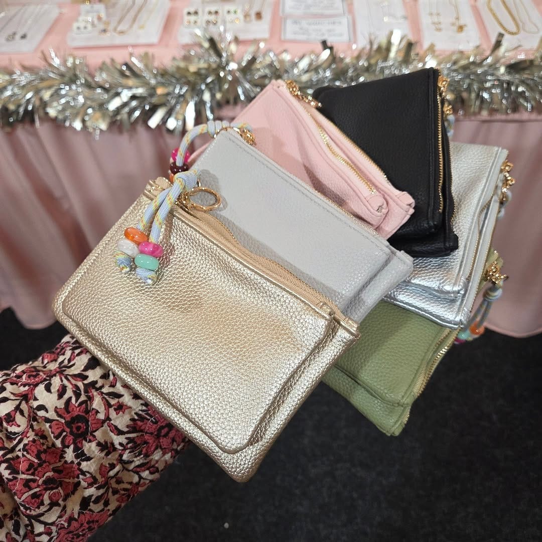 Post 8 by Handbagmad est. 2005 on Instagram (carousel)