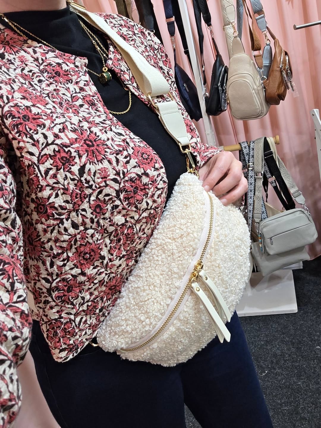 Post 9 by Handbagmad est. 2005 on Instagram (image)