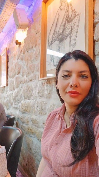Post 4 by Rania Jem on Instagram (video)