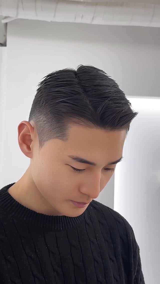 Post 3 by 홍대미용실 더데이즈헤어 미남 대표원장 | 남자머리 남자펌 다운펌 쉐도우펌 크롭컷 드랍컷 레이어드컷 허쉬컷 on Instagram (video)