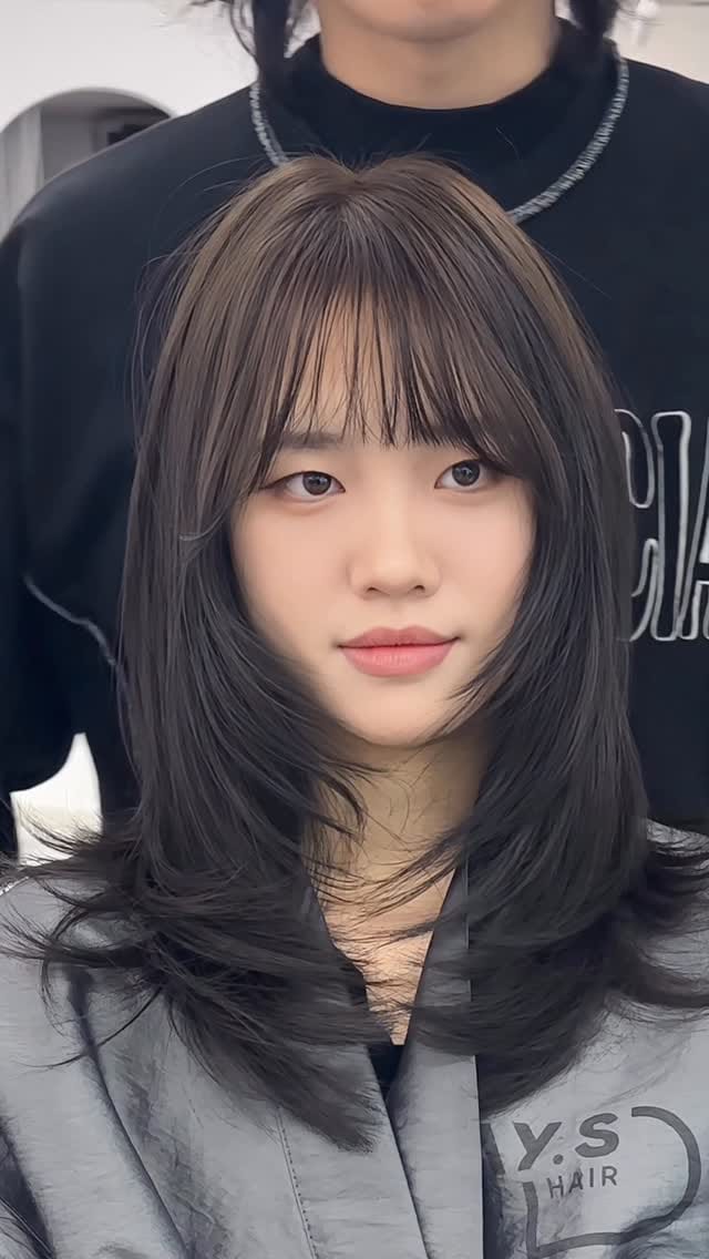 Post 7 by 홍대미용실 더데이즈헤어 미남 대표원장 | 남자머리 남자펌 다운펌 쉐도우펌 크롭컷 드랍컷 레이어드컷 허쉬컷 on Instagram (video)