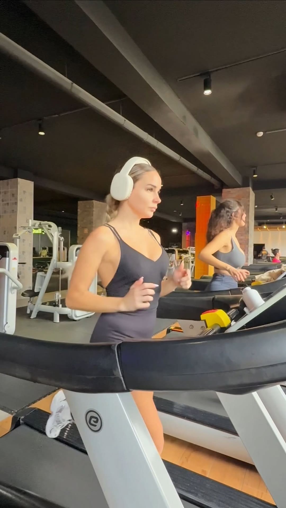 Post 1 by Daniela Santo on Instagram (video)