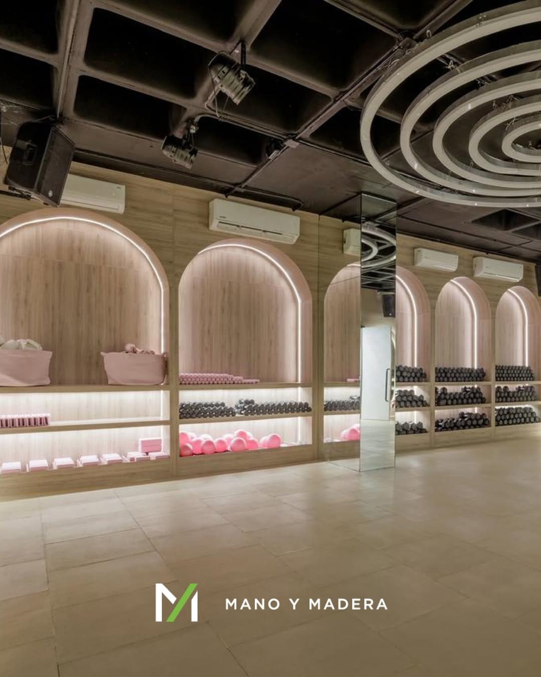 Post 3 by Mano y Madera on Instagram (carousel)
