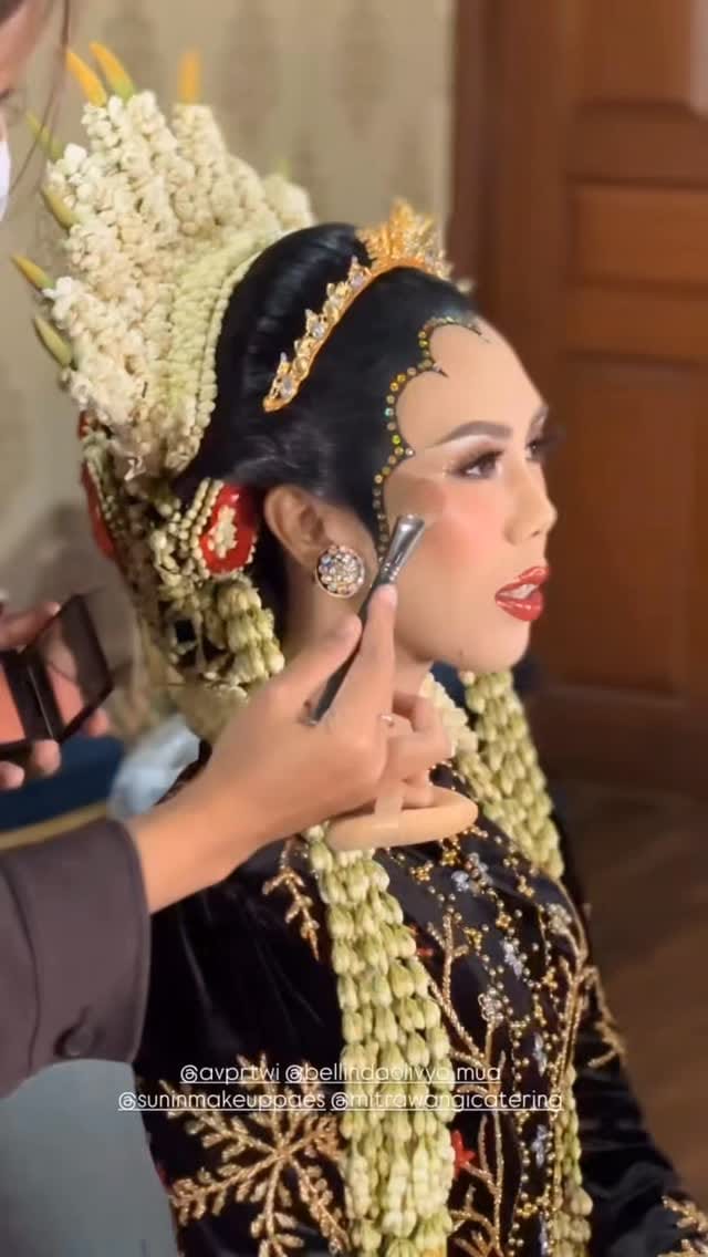 Post 6 by suninpaes on Instagram (video)