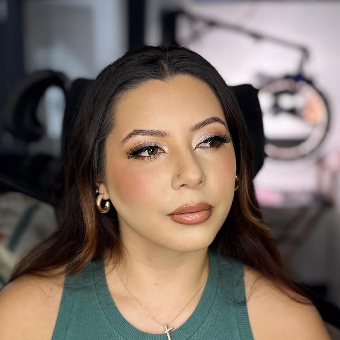 Post 6 by Pablo Ruiz Makeup Artist on Instagram (carousel)